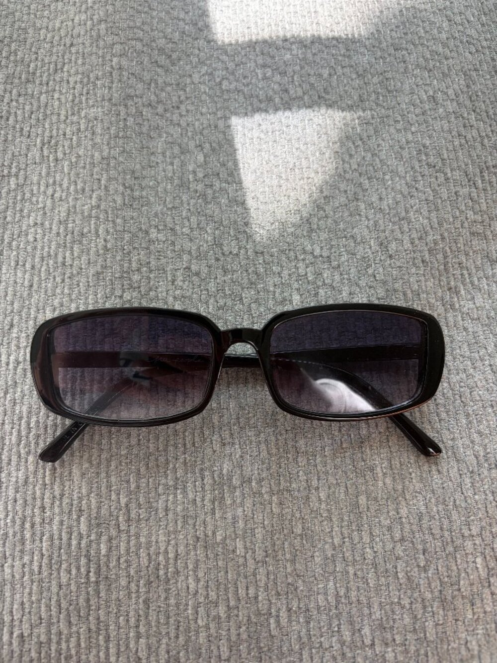 Free People Black Rectangle Sunglasses – Purple Tinted Lenses